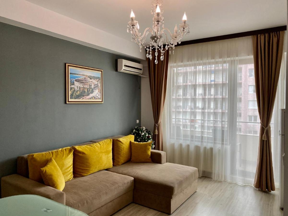 Valy Apartments Summerland Mamaia Exteriör bild