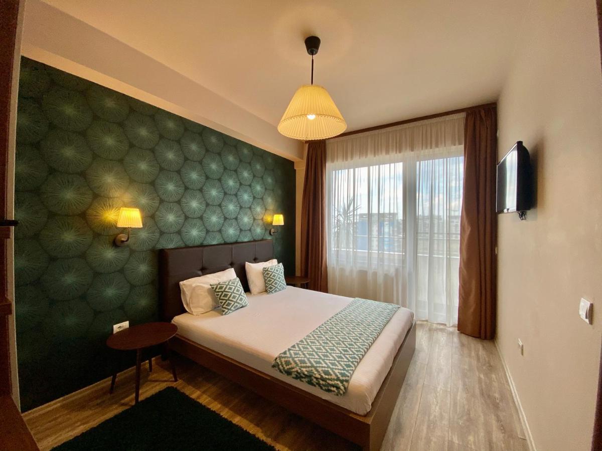 Valy Apartments Summerland Mamaia Exteriör bild