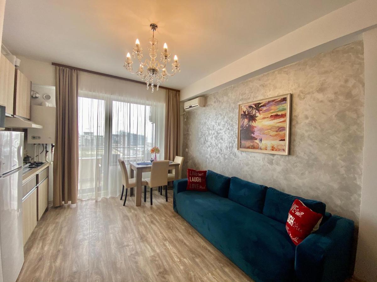 Valy Apartments Summerland Mamaia Exteriör bild