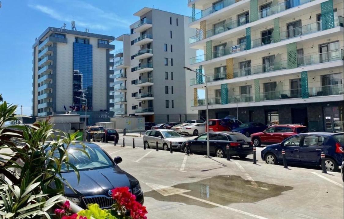 Valy Apartments Summerland Mamaia Exteriör bild