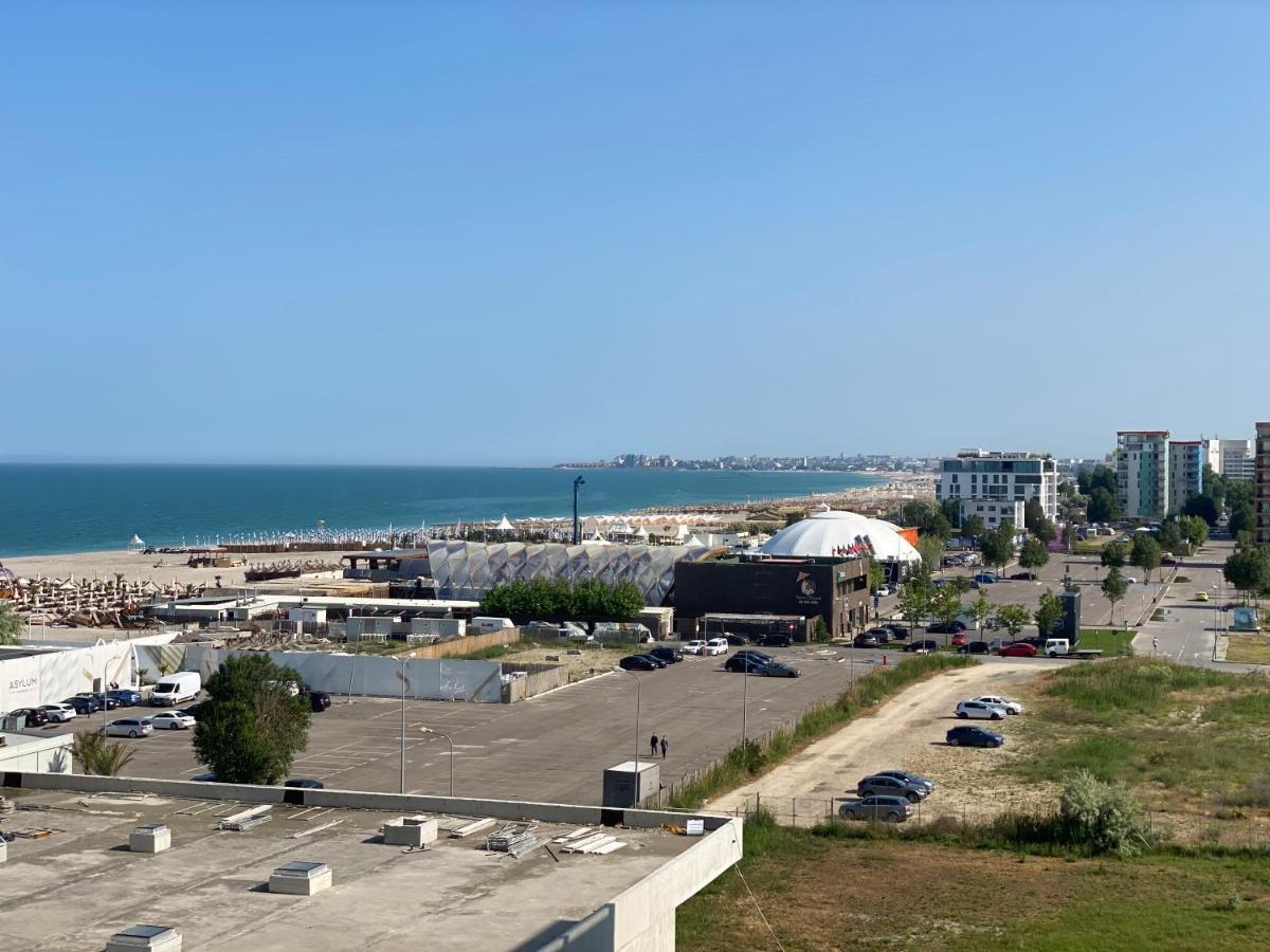 Valy Apartments Summerland Mamaia Exteriör bild