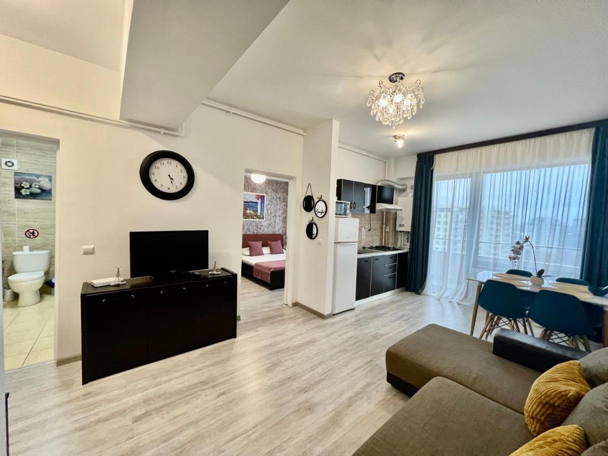 Valy Apartments Summerland Mamaia Exteriör bild