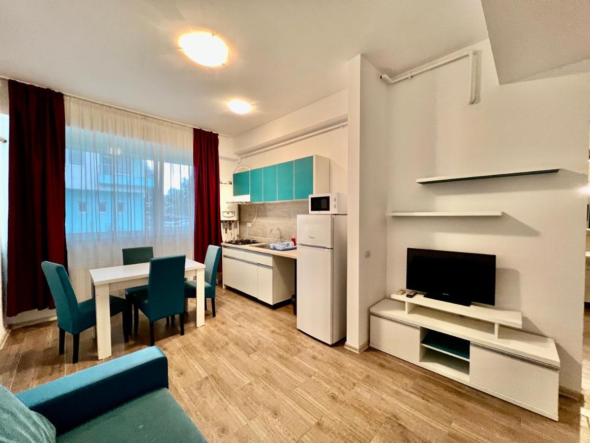 Valy Apartments Summerland Mamaia Exteriör bild