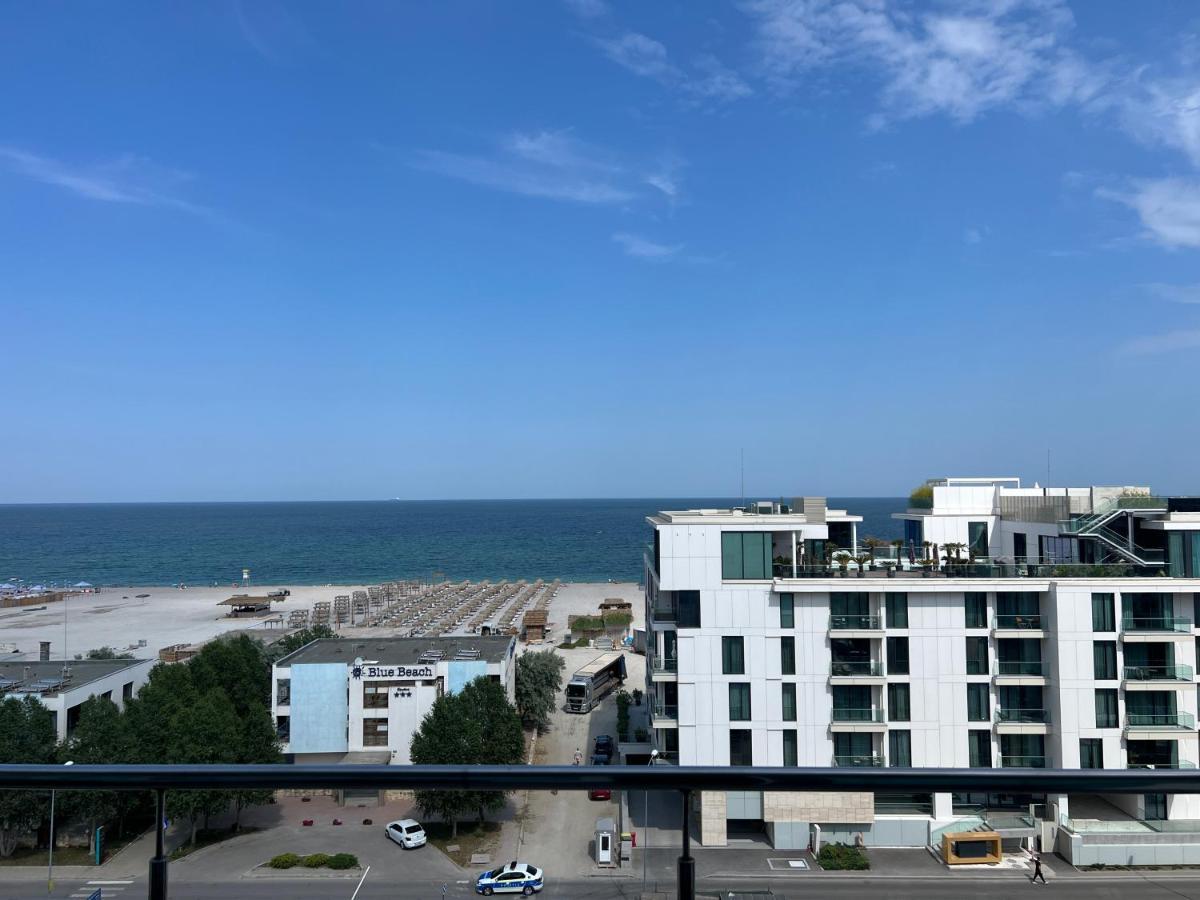 Valy Apartments Summerland Mamaia Exteriör bild
