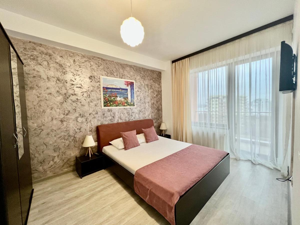 Valy Apartments Summerland Mamaia Exteriör bild
